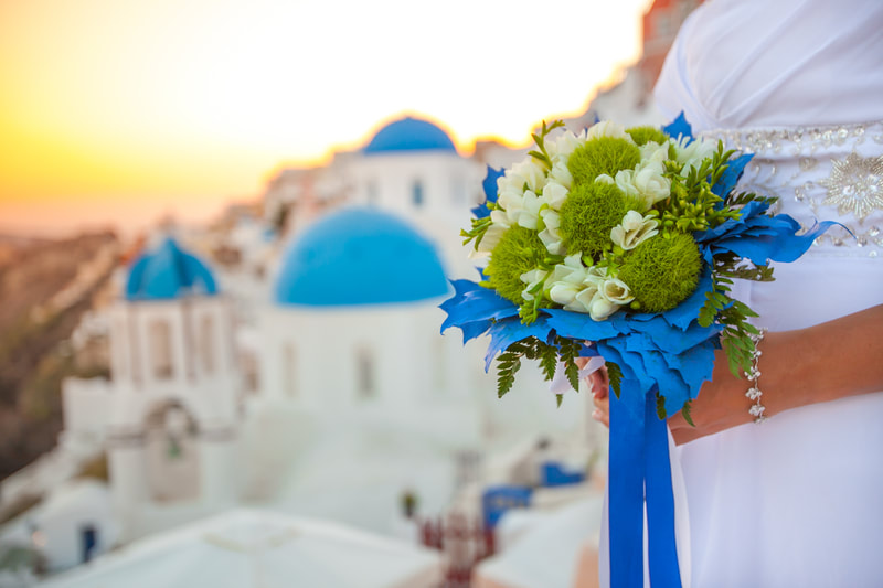 Bride bouquet in Santorini